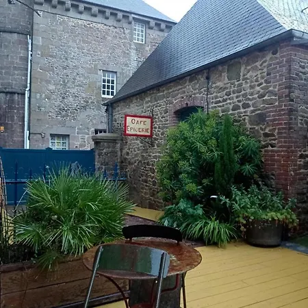 La Goutte D'or Bed & Breakfast *